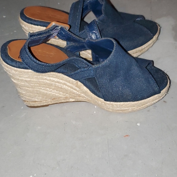 Sandals - Picture 2 of 4